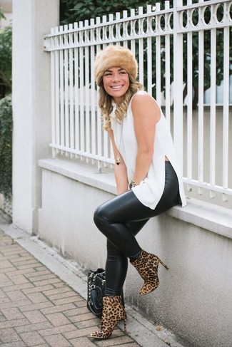 Tan Leopard Suede Ankle Boots Outfits: 