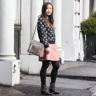 Pink Mini Skirt with Crew-neck Sweater Outfits: 