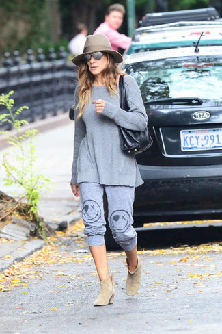 Grey Print Sweatpants Outfits For Women: 