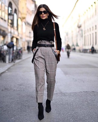 Brown Check Tapered Pants Outfits For Women: 