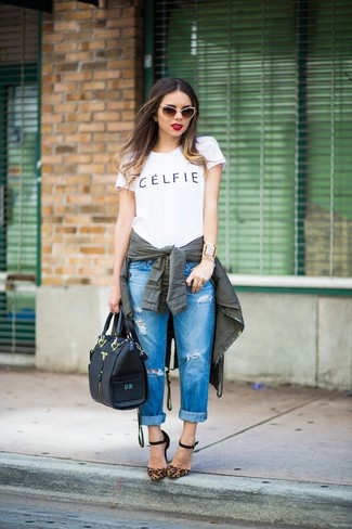 Blue Boyfriend Jeans Outfits: This pairing of a dark green anorak and blue boyfriend jeans is proof that a safe off-duty outfit can still be really interesting. Go ahead and complement this getup with a pair of brown leopard suede pumps for a bit of polish.