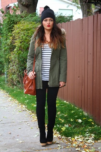 Anorak Outfits For Women: Why not try pairing an anorak with black skinny jeans? As well as super functional, these items look fabulous worn together. For an on-trend hi/low mix, add black suede ankle boots to the mix.