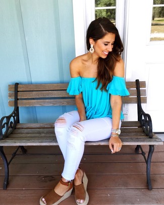 Dark Brown Suede Wedge Sandals Outfits: An aquamarine off shoulder top and white ripped skinny jeans are a smart combo to have in your off-duty repertoire. Complete your outfit with a pair of dark brown suede wedge sandals to switch things up.