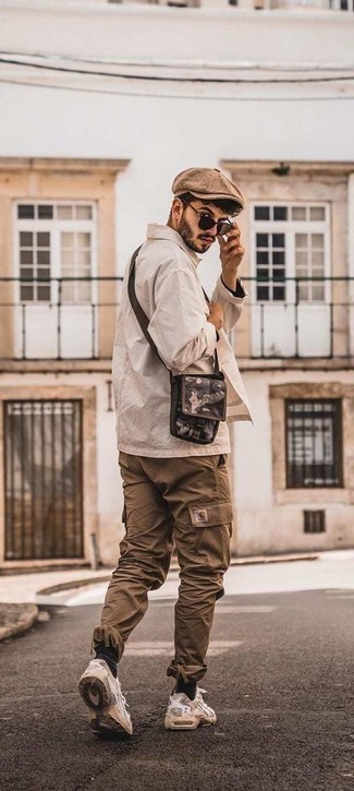Dark Brown Cargo Pants Outfits: 