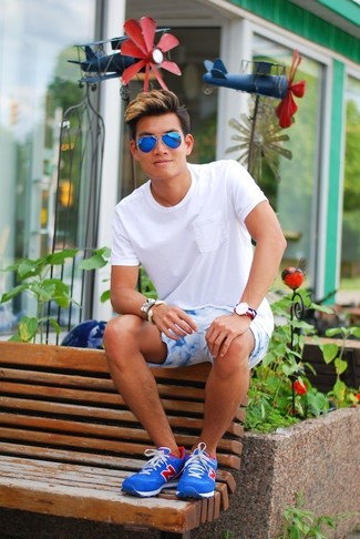 White and Blue Shorts Outfits For Men: 