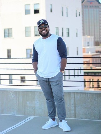 Navy and White Print Baseball Cap Outfits For Men: 