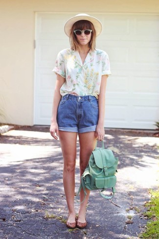 White Floral Short Sleeve Blouse Outfits: 
