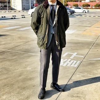 Charcoal Wool Cargo Pants Outfits: An olive barn jacket and charcoal wool cargo pants matched together are a sartorial dream for those dressers who prefer laid-back and cool styles. To give your overall ensemble a more sophisticated aesthetic, why not add a pair of black leather derby shoes to the mix?