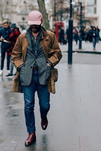 Brown Barn Jacket Outfits: A brown barn jacket and navy jeans? This is an easy-to-style getup that you could wear on a daily basis. With shoes, you could go down a more classic route with a pair of burgundy leather chelsea boots.