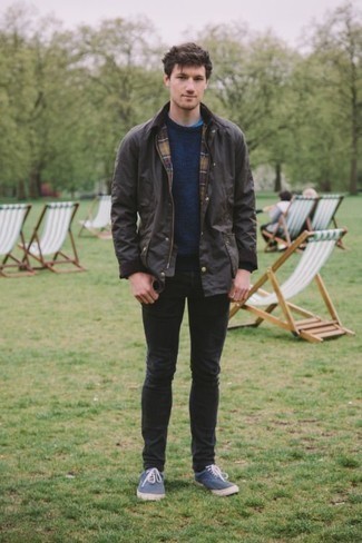 Brown Barn Jacket Outfits: Wear a brown barn jacket with black jeans to assemble an interesting and current casual outfit. Throw blue canvas low top sneakers into the mix for maximum effect.