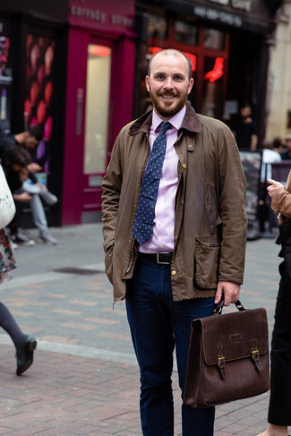 Brown Barn Jacket Outfits: To don a casual menswear style with a modern take, dress in a brown barn jacket and navy chinos.