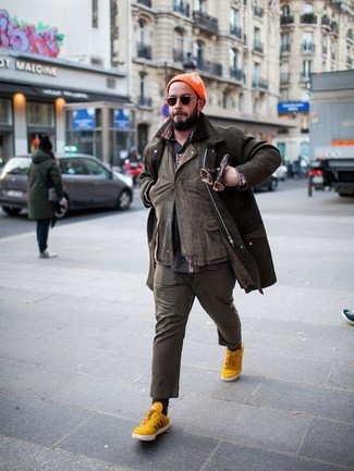 Mustard Beanie Outfits For Men: If you're a fan of relaxed dressing when it comes to fashion, you'll appreciate this off-duty combo of a brown shirt jacket and a mustard beanie. To introduce a little fanciness to this look, add a pair of mustard low top sneakers to the equation.