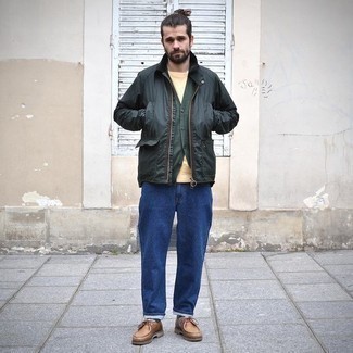 Dark Brown Leather Desert Boots Outfits: A dark green barn jacket looks so cool and casual when paired with navy jeans. On the shoe front, this getup pairs perfectly with dark brown leather desert boots.