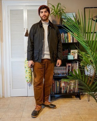 Tobacco Corduroy Chinos Outfits: One of the most popular ways for a man to style out a dark green barn jacket is to pair it with tobacco corduroy chinos for a casual getup. A trendy pair of tobacco leather snow boots is a simple way to bring a dash of stylish nonchalance to your look.