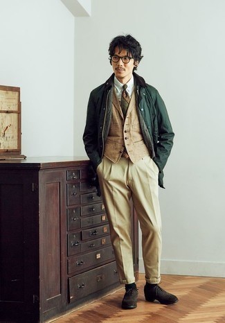 Teal Socks Outfits For Men: Marrying a dark green barn jacket with teal socks is an on-point option for a cool and relaxed look. Parade your classy side by rounding off with dark brown suede brogues.
