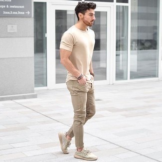 Tan Athletic Shoes Outfits For Men: 