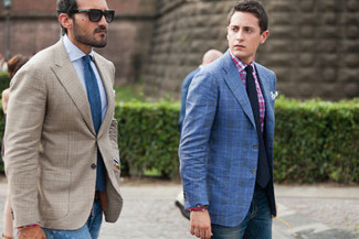 Beige Plaid Blazer Outfits For Men: This off-duty pairing of a beige plaid blazer and blue jeans is extremely easy to pull together in next to no time, helping you look sharp and ready for anything without spending a ton of time combing through your wardrobe.