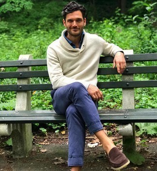 Cowl-neck Sweater Outfits For Men: Why not dress in a cowl-neck sweater and navy chinos? As well as totally functional, these items look awesome combined together. If you feel like stepping it up a bit, complete this outfit with a pair of dark brown suede loafers.