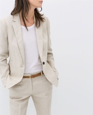 Beige Linen Blazer Outfits For Women In Their 30s: 