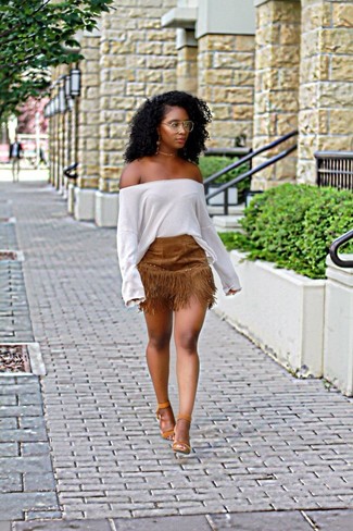Beige Knit Off Shoulder Top Outfits: A beige knit off shoulder top and a tobacco fringe suede mini skirt are a combination that every cool girl should have in her casual closet. And if you wish to easily perk up this ensemble with a pair of shoes, complete your ensemble with a pair of tan suede heeled sandals.