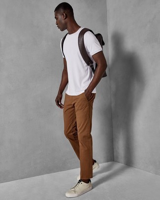 Tan Leather Low Top Sneakers Outfits For Men: 