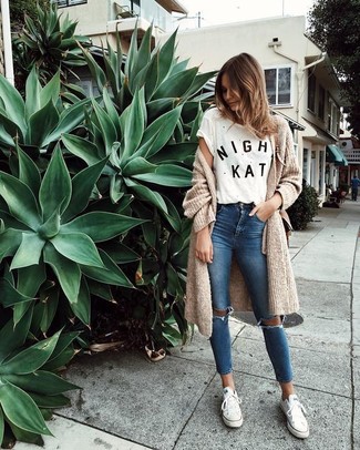 Women's Beige Knit Open Cardigan, White and Black Print Crew-neck T-shirt, Blue Ripped Skinny Jeans, White Canvas Low Top Sneakers