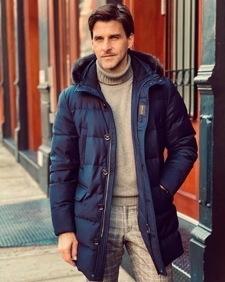 Beige Wool Turtleneck Outfits For Men: 