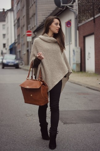 Women's Beige Poncho, Black Skinny Jeans, Black Suede Ankle Boots, Tobacco Leather Tote Bag