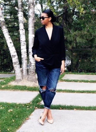 Boyfriend Jeans with Pumps Outfits: 