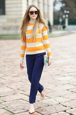 Gold Crew-neck Sweater Outfits For Women: 