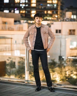 Black Jeans Outfits For Men: This pairing of a beige suede shirt jacket and black jeans is on the casual side yet it's also sharp and really stylish. And if you need to easily step up your ensemble with a pair of shoes, add a pair of black leather chelsea boots to the equation.