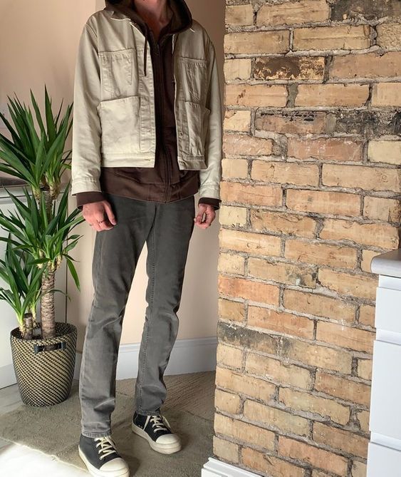 Brown Hoodie Outfit Ideas