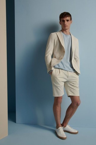 Beige Seersucker Blazer Outfits For Men: 
