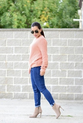 Pink Cable Sweater Outfits For Women: 