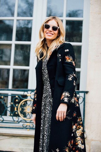 Black Floral Coat Spring Outfits For Women: 