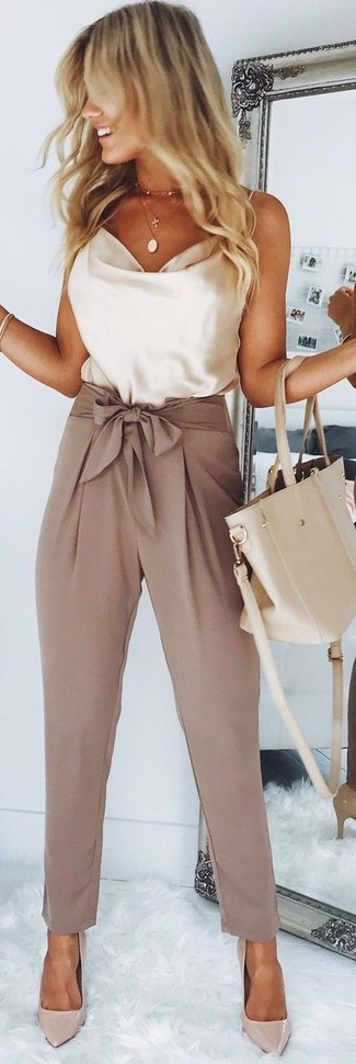 Beige Tapered Pants Outfits For Women (40 ideas & outfits)