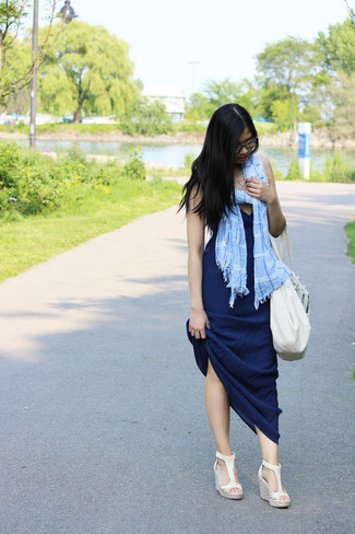 Light Blue Scarf Outfits For Women: 