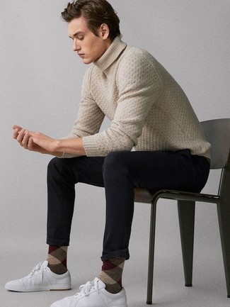 Dark Brown Argyle Socks Outfits For Men: Remain stylish and comfortable on dress-down days by opting for a beige knit wool turtleneck and dark brown argyle socks. For something more on the sophisticated side to round off this look, opt for a pair of white canvas low top sneakers.