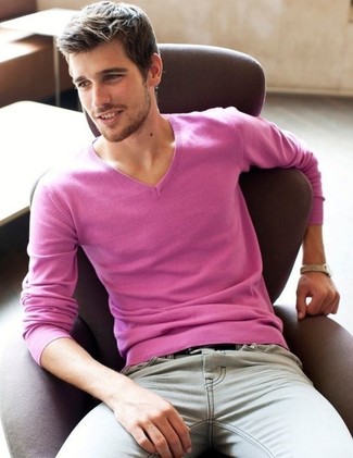 Hot Pink V-neck Sweater Outfits For Men: 