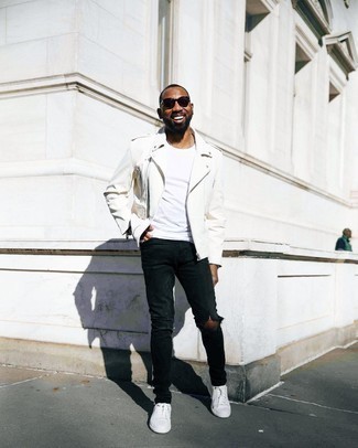 Black Sunglasses Chill Weather Outfits For Men: A white leather biker jacket and black sunglasses are absolute menswear staples that will integrate really well within your daily casual routine. Rounding off with white canvas low top sneakers is a surefire way to infuse an extra touch of refinement into this ensemble.