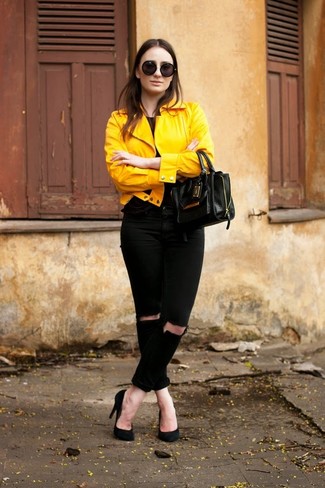 Mustard Biker Jacket Outfits For Women: A mustard biker jacket looks so cool when paired with black ripped skinny jeans. And if you want to easily dial up this look with one item, complete this outfit with a pair of black suede pumps.