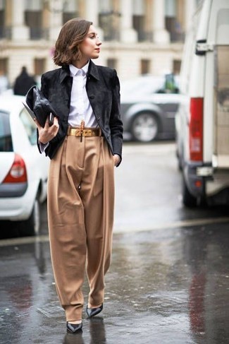 Dress Shirt Outfits For Women: For class with a twist, you can easily rock a dress shirt and tan wide leg pants. If you don't know how to finish off, add black leather pumps to this look.