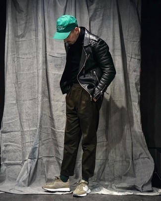 Green Baseball Cap Outfits For Men: Opt for a black quilted leather biker jacket and a green baseball cap, if you appreciate relaxed dressing without looking like a hobo to look stylish. On the fence about how to complement your ensemble? Rock a pair of olive athletic shoes to spruce it up.