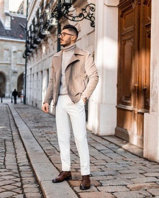Beige Wool Turtleneck Outfits For Men: Beyond stylish and practical, this casual pairing of a beige wool turtleneck and white chinos will provide you with amazing styling opportunities. Brown leather casual boots will inject a sense of class into an otherwise mostly dressed-down look.