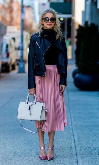 Pink Pleated Midi Skirt Outfits: Definitive proof that a black leather biker jacket and a pink pleated midi skirt are amazing when matched together in a casual look. Complete your outfit with pink leather pumps for extra style points.
