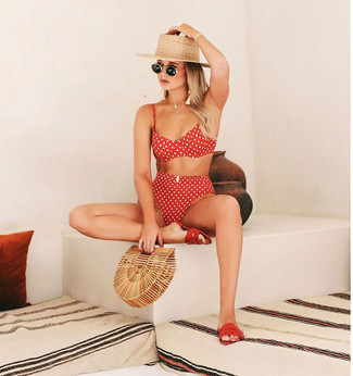 Khaki Straw Hat Outfits For Women: 
