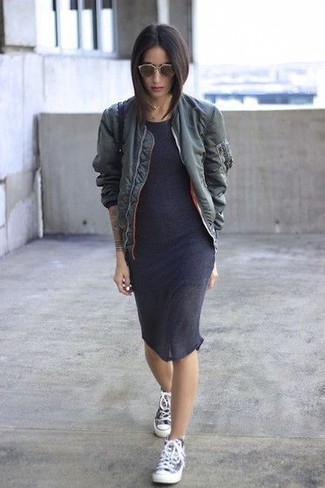 Dark Green Bomber Jacket Outfits For Women: 