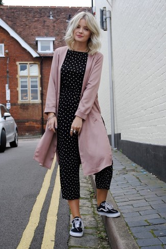 Pink Duster Coat Outfits For Women: 