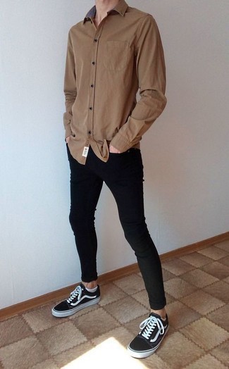 Brown Long Sleeve Shirt with Skinny Jeans Outfits For Men: 