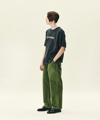 Olive Chinos Outfits: This relaxed casual combo of a black and white print crew-neck t-shirt and olive chinos is a real lifesaver when you need to look sharp but have no extra time to dress up. If you want to break out of the mold a little, complement this outfit with a pair of black leather derby shoes.